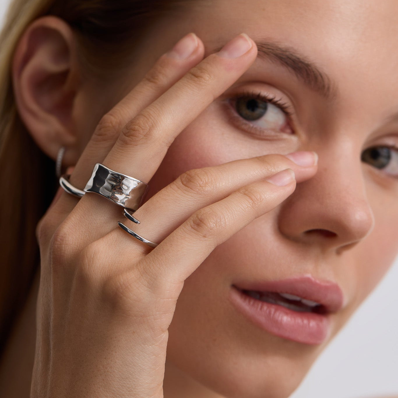 Classic Claw Ring