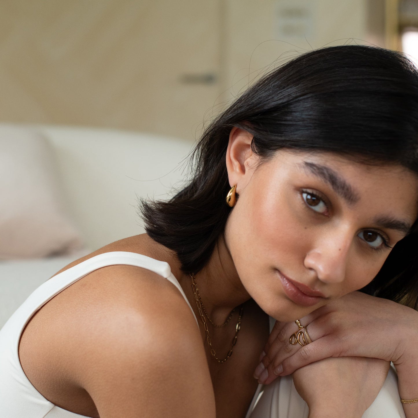 Curved Midi Hoops